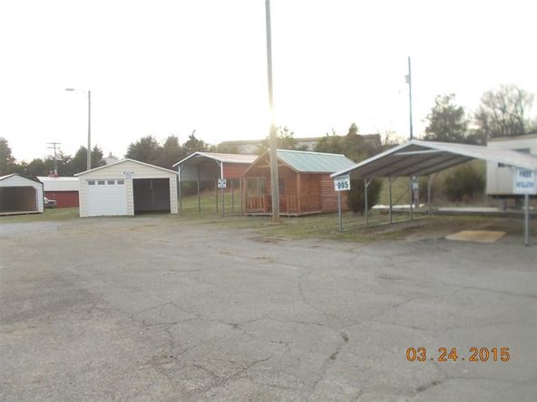 1102 N Congress Pkwy, Athens, TN 37303